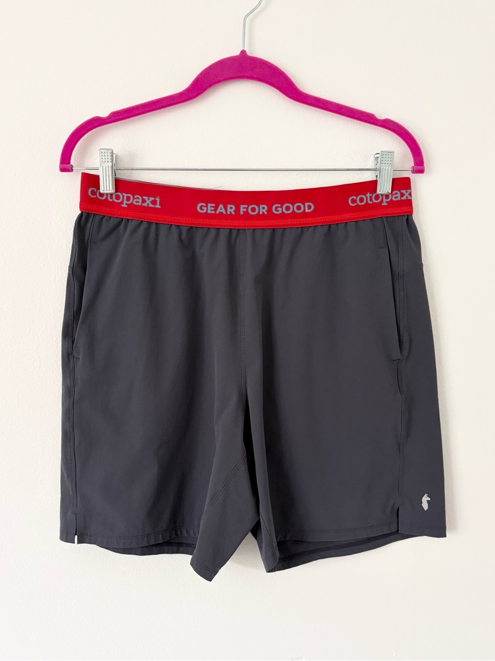 Cotopaxi Men's Charcoal Grey Red Waistband Crux Active Shorts Size Medium